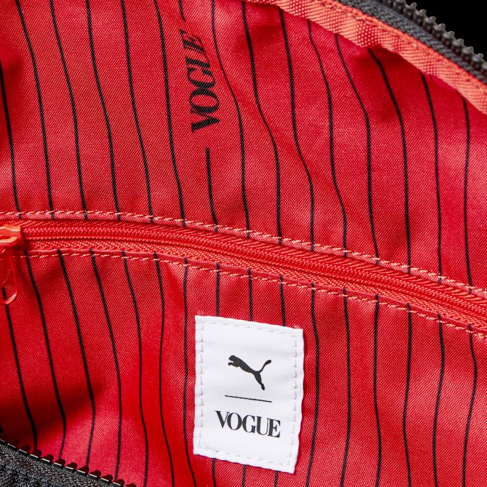 Puma På Tilbud X Vogue Duffle Bag Dame Svart-ildrød