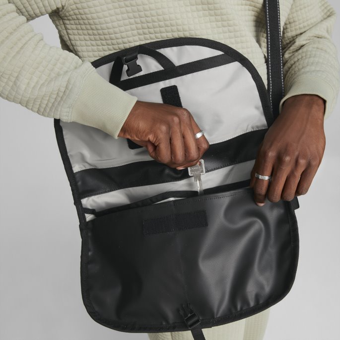 Edge Bike Messenger Bag Black Puma På Salg