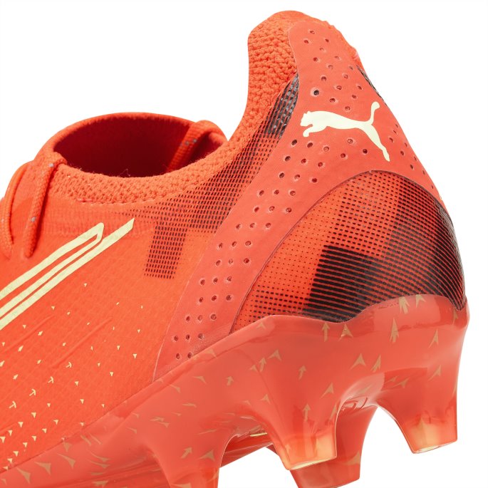 Puma På Tilbud Flammende Korallbrusende Lys-svarte Ultra Ultimate Fg-ag Fotballsko