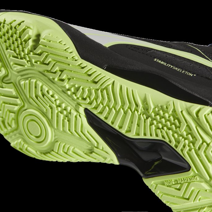 Solarstrike Ii Innendørs Sportssko Sort-hvit-fizzy Light Puma På Tilbud