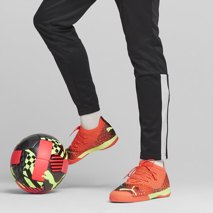 Future 1.4 Pro Court Fotballsko Herre Puma På Salg Brennende Koraller Brusende Lys-laks