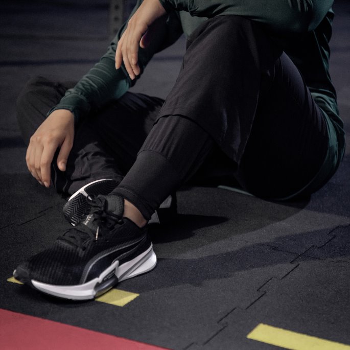 Sort-hvit Pwrframe Tr Treningssko For Kvinner Puma På Tilbud