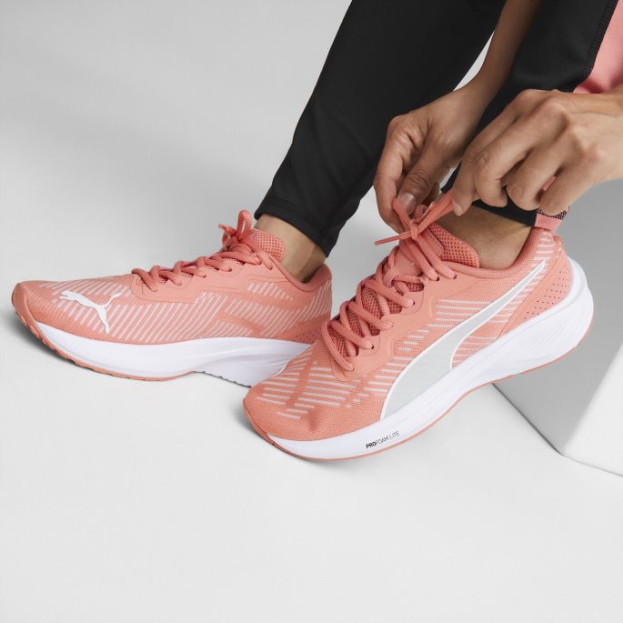 Nellike Rosa-hvit Puma På Tilbud Aviator Profoam Sky Joggesko