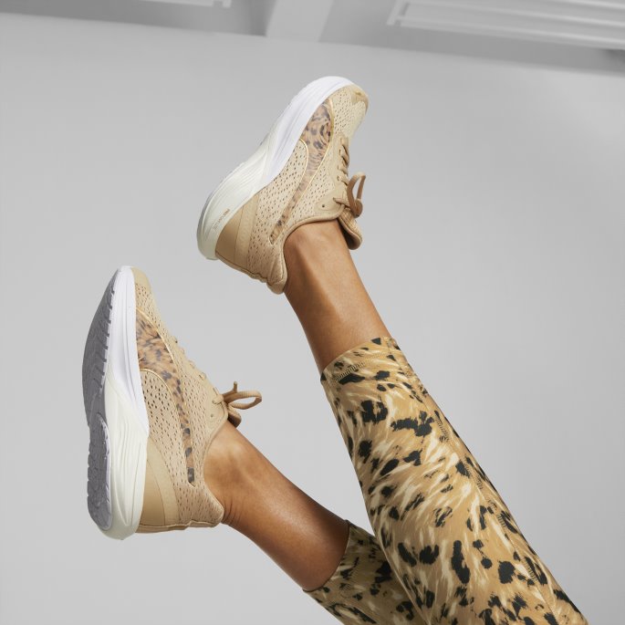 Lett Sand-team Gull Puma På Salg Feline Profoam Safari Glam Løpesko For Kvinner