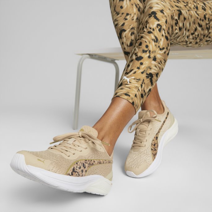 Lett Sand-team Gull Puma På Salg Feline Profoam Safari Glam Løpesko For Kvinner