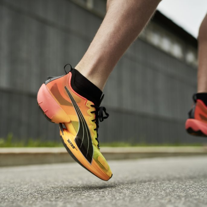Fast-r Nitro Elite Fireglow Joggesko For Menn Sun Stream-solnedgang Glødende Svart Puma På Salg