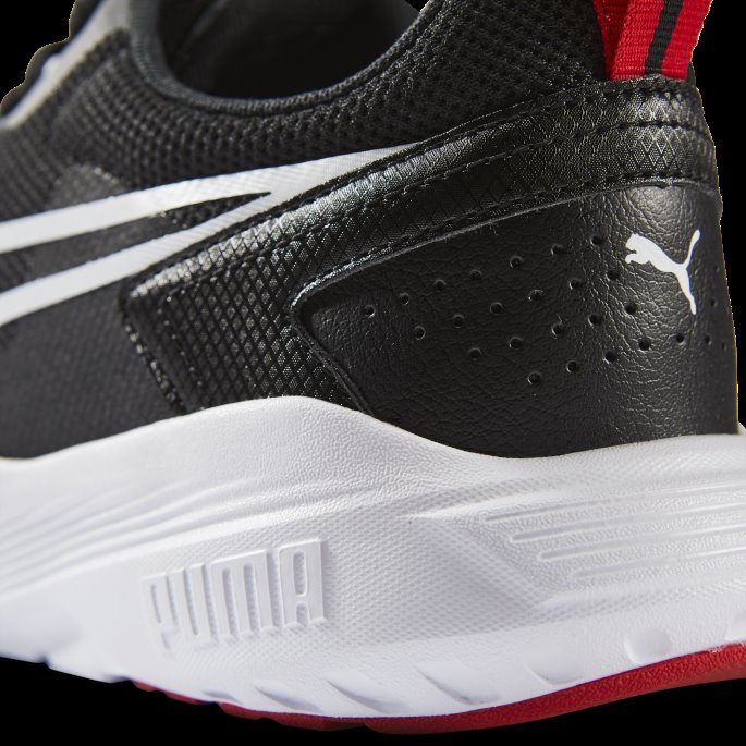Svart-hvit Puma På Salg Hele Dagen Aktive Joggesko