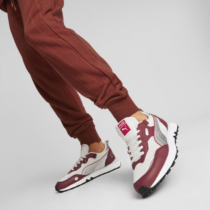 Puma På Tilbud X Coca-cola Rider Fv Sneaker Intens Rød-sølv-elfenben Glød