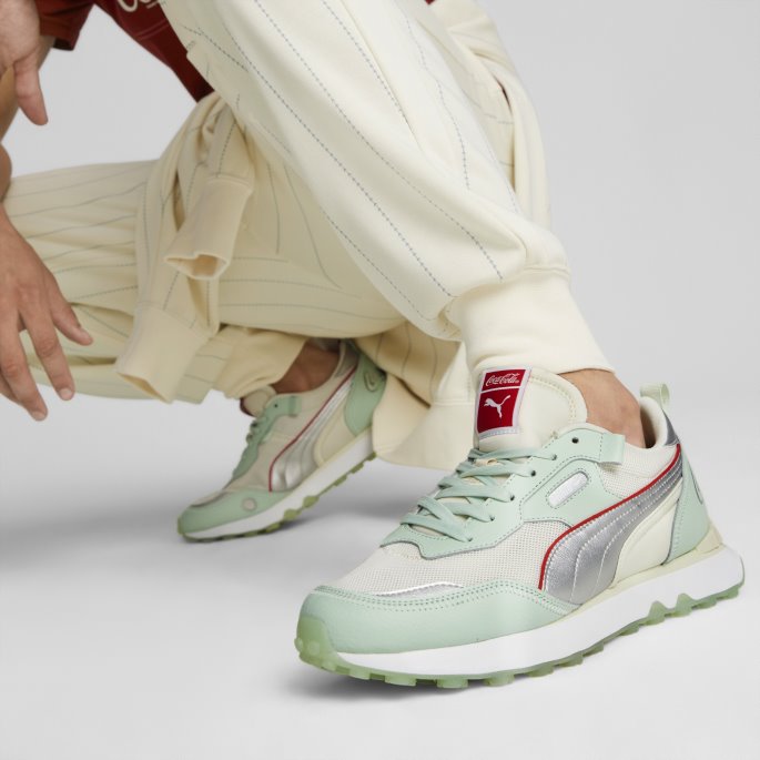 Puma På Tilbud X Coca-cola Rider Fv Sneakers I Begrenset Opplag Gossamer Grønn-sølv