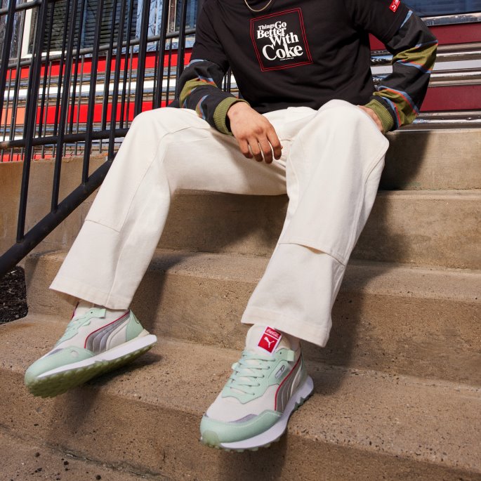 Puma På Tilbud X Coca-cola Rider Fv Sneakers I Begrenset Opplag Gossamer Grønn-sølv
