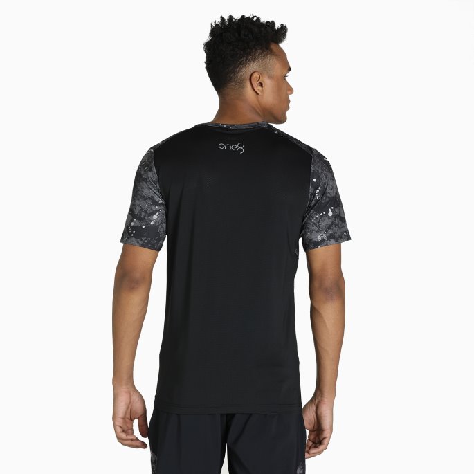Svart One8 Virat Kohli Aop Active Herre T-skjorte Puma På Tilbud