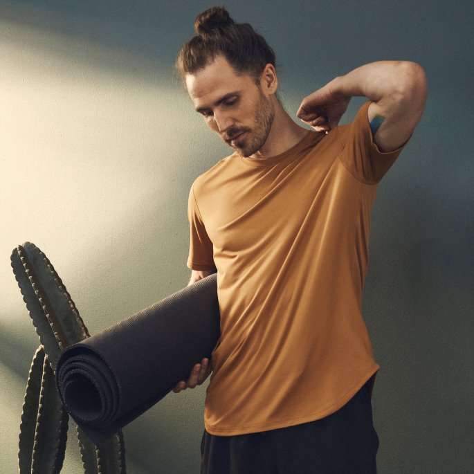 Desert Tan Puma På Salg Studio Mesh Trening Tee Menn