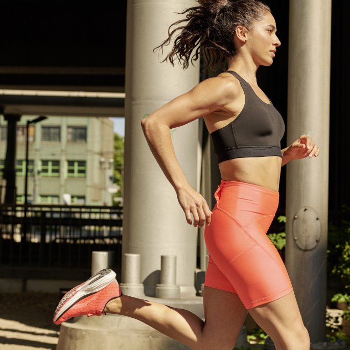 Puma På Tilbud Ultraform Stramme Løpeshorts For Kvinner Sunset Glow