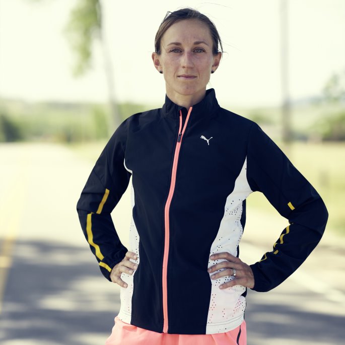 Run Ultraweave S Vevd Løpejakke Dame Svart-hvit Puma På Salg