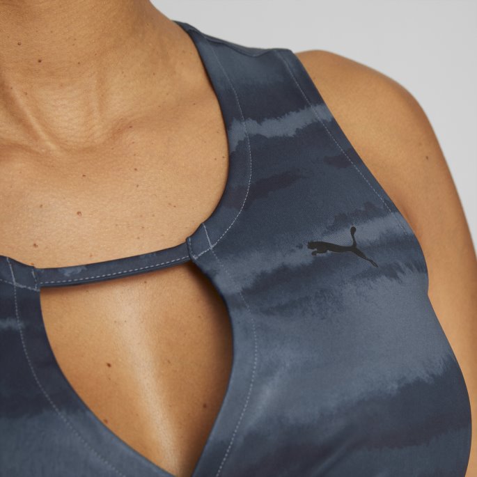 Puma På Salg Studio Trykt Kvinners Trening Crop Tank Marine Blå-geo Print