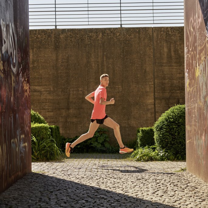 Cloudspun Running Tee Menn Sunset Glow Puma På Salg