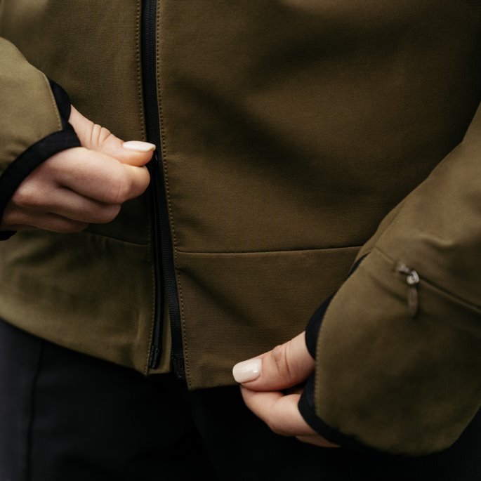 Puma På Tilbud Sesonger Raincell Løpejakke For Kvinner Dyp Oliven