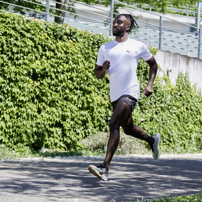 Puma På Tilbud X First Mile Graphic Running Tee Menn Hvit