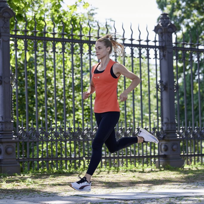 Puma På Tilbud X First Mile Cropped Running Tank Top Kvinner Firelight