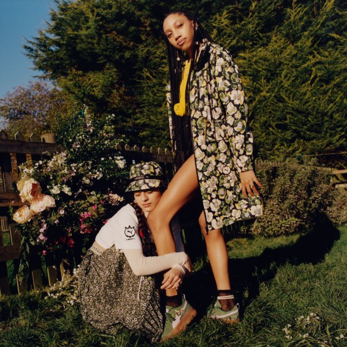 Puma På Tilbud X Liberty Regnjakke For Kvinner Svart-blomst Aop