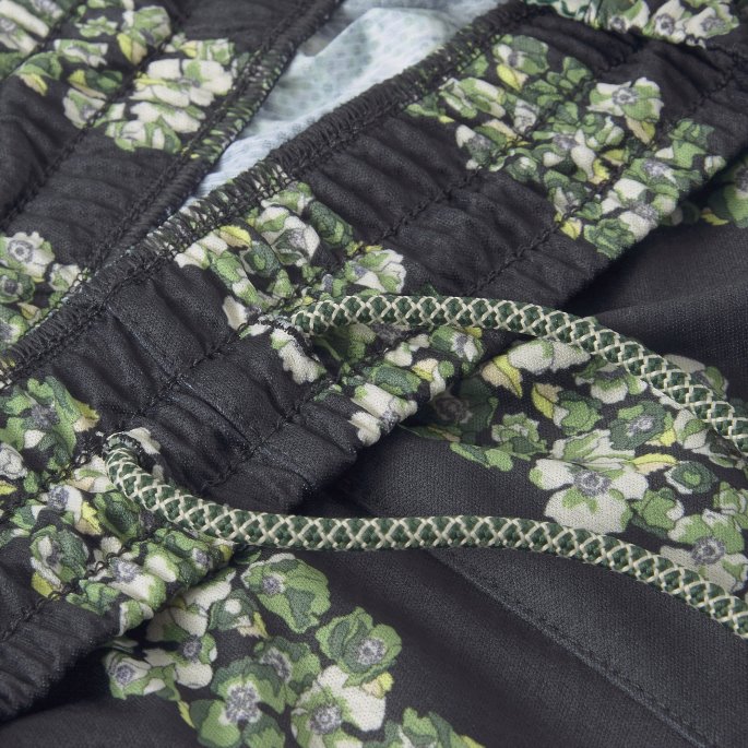 Puma På Tilbud X Liberty Shorts Kvinner Svart-aop