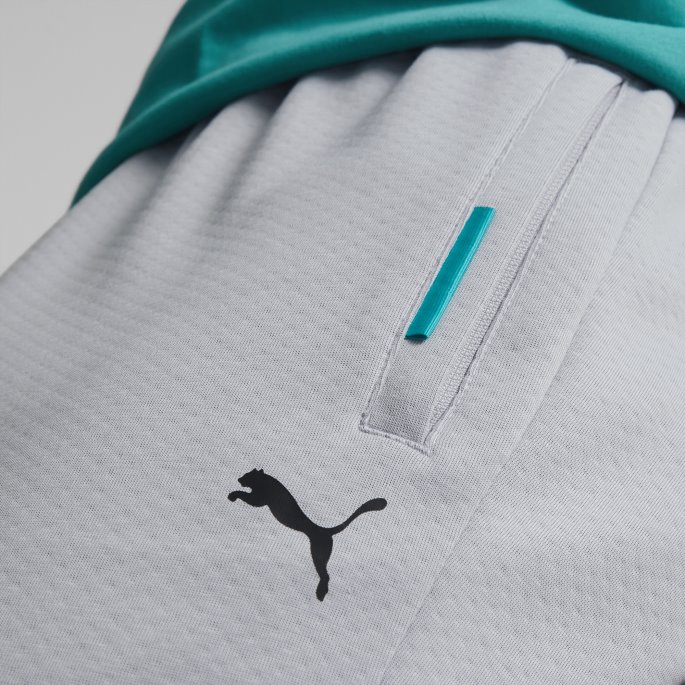 Mercedes-amg Petronas Motorsport Formula One Joggebukser For Menn Puma På Salg Mercedes Team Sølv