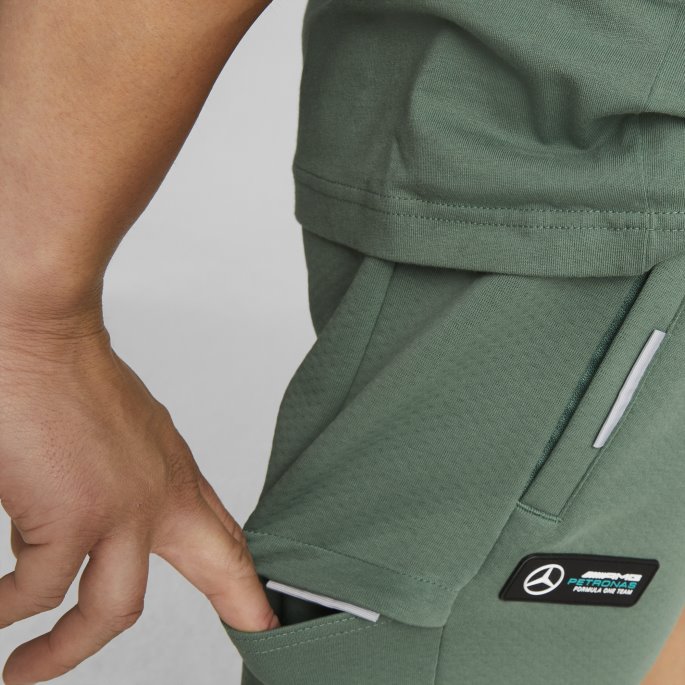 Deep Forest Mercedes-amg Petronas Motorsport F1 Sweatshorts For Menn Puma På Salg