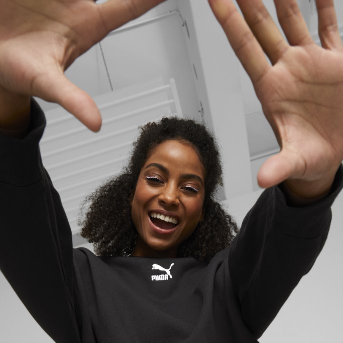 Puma På Tilbud Sorte Klassikere Oversized Sweatshirt Med Rund Hals For Kvinner