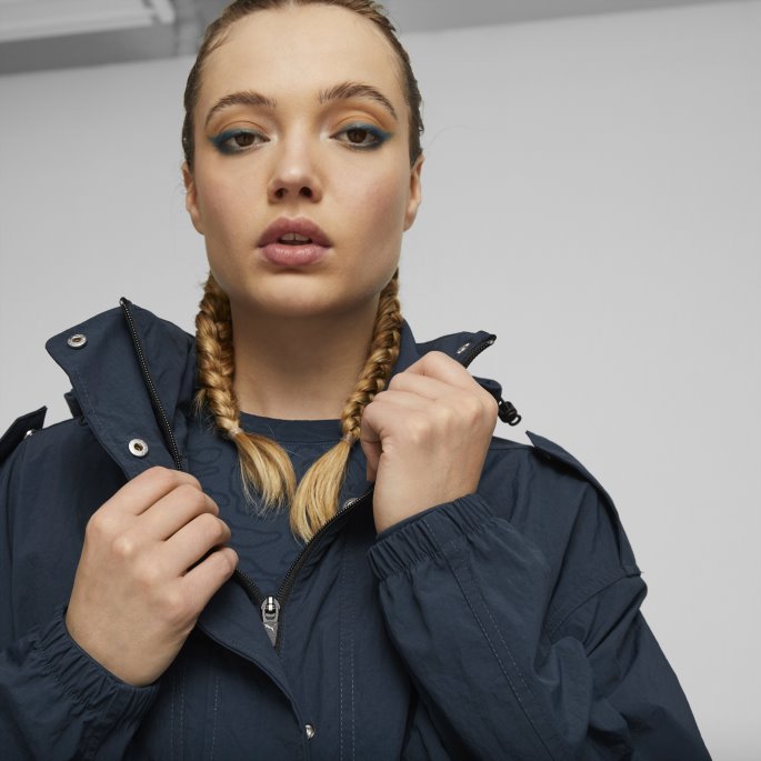 Marineblå Innlands Kort Vevd Jakke Kvinner Puma På Salg