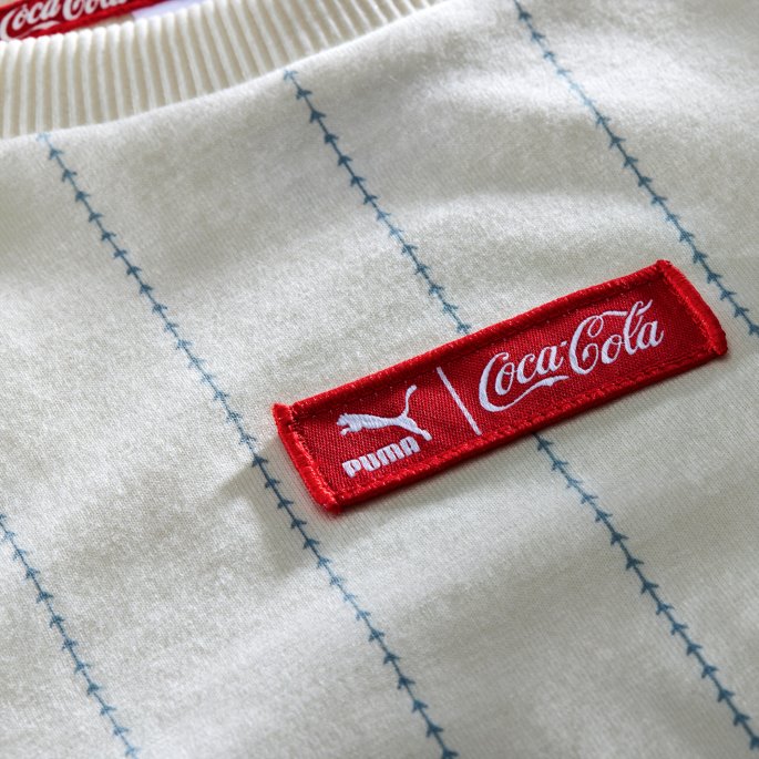 Puma På Tilbud X Coca-cola All-over-print Tee Kvinner Elfenben Glød