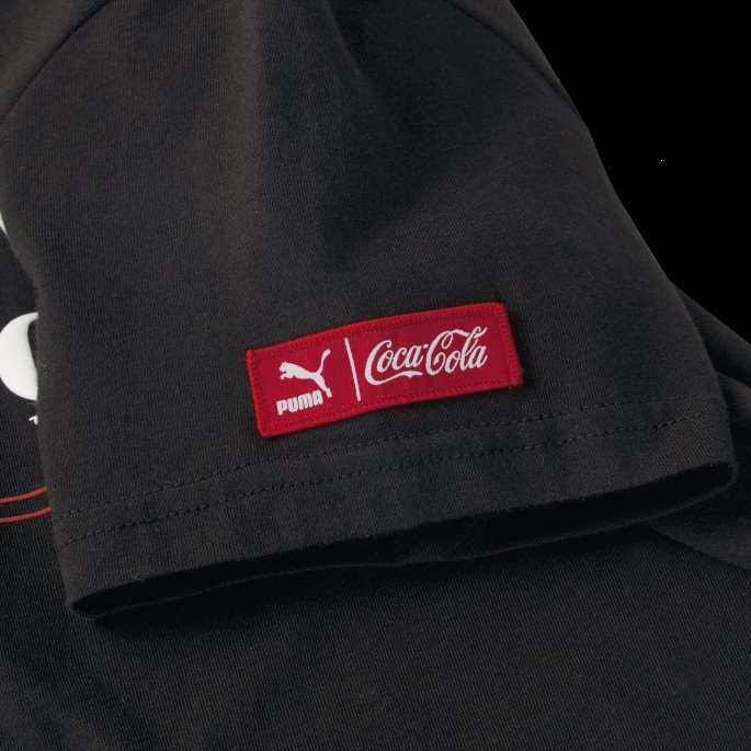 Puma På Tilbud X Coca-cola Grafisk T-skjorte For Kvinner Svart