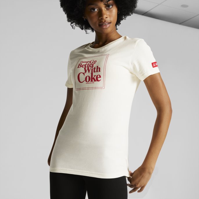Puma På Tilbud X Coca-cola Grafisk T-skjorte For Kvinner Ivory Glød