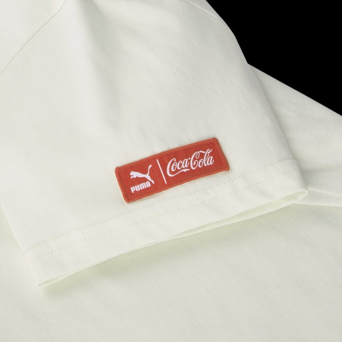 Puma På Tilbud X Coca-cola Grafisk T-skjorte For Kvinner Ivory Glød