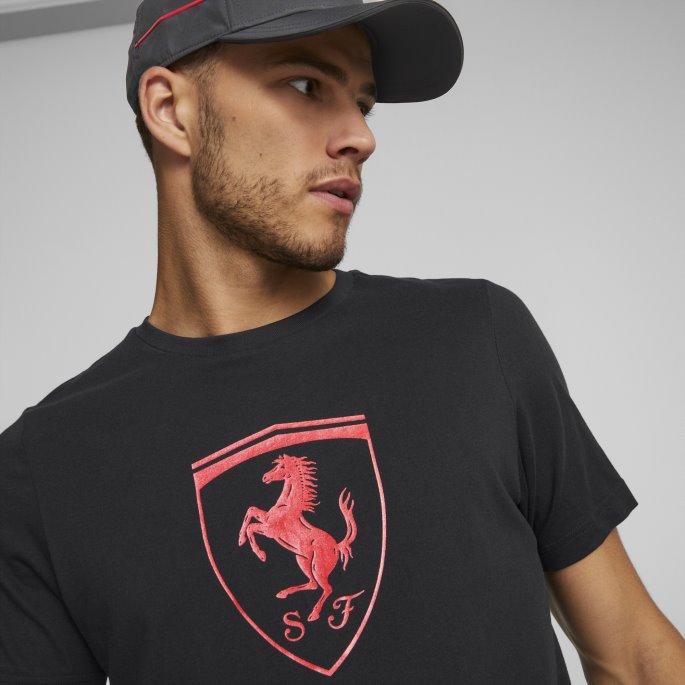 Puma På Tilbud Scuderia Ferrari Herre Metall Energi Logo T-skjorte Svart