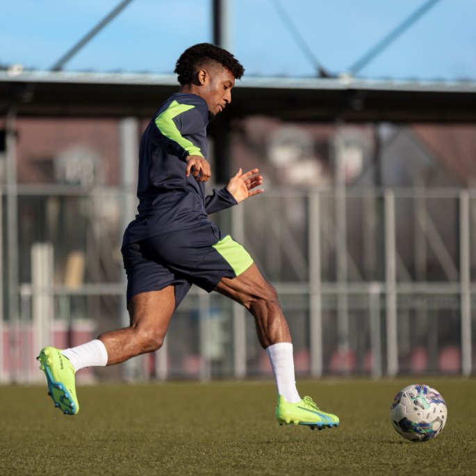 Puma På Salg Parisian Night-fizzy Light Individualfinale Fotball Treningshorts Menn