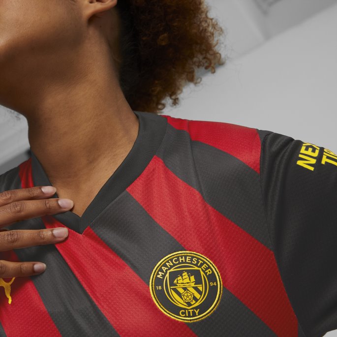 Puma På Salg Svart-tango Rød Manchester City F.c. Borte 22-23 Replika Jersey Kvinner