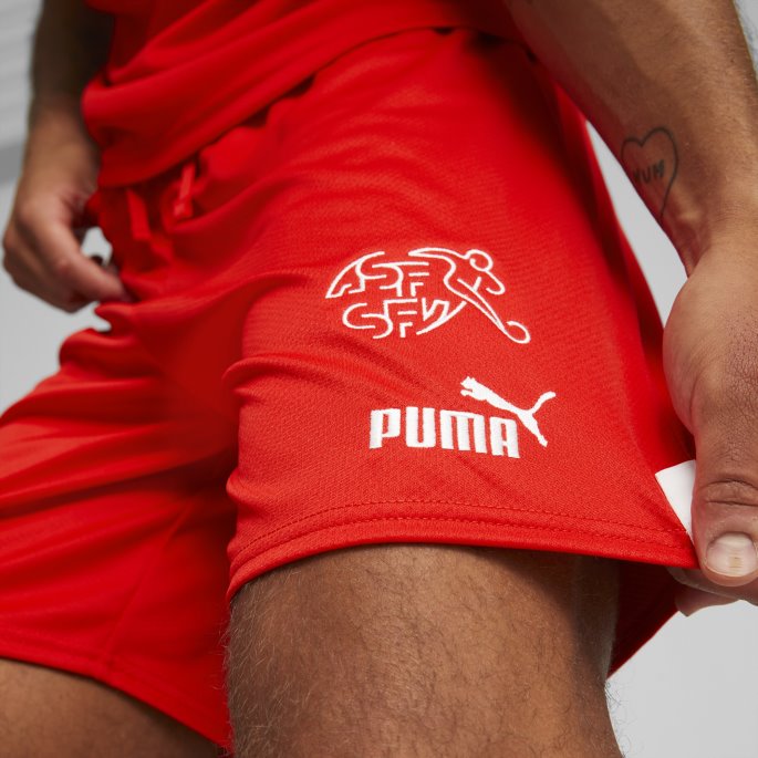 Sveits 22-23 Replica Shorts Menn Rød-hvit Puma På Tilbud