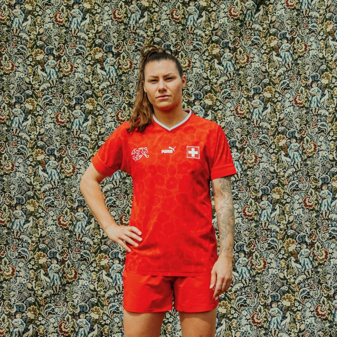 Puma På Tilbud X Liberty Kvinners Sveits Hjemmetrøye Rød-hvit